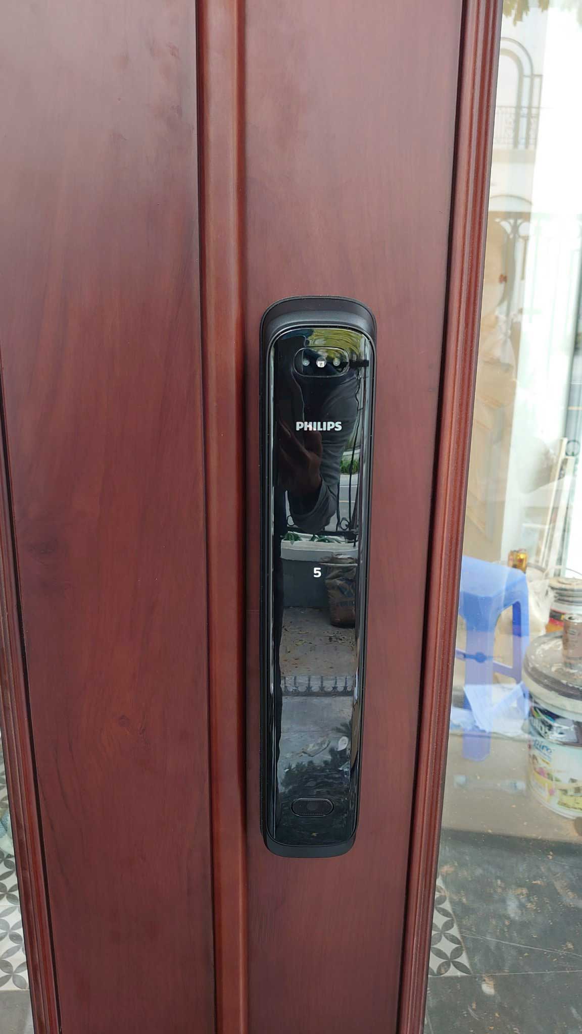 Khoá cửa điện tử Philips DDL702 mặt ngoài