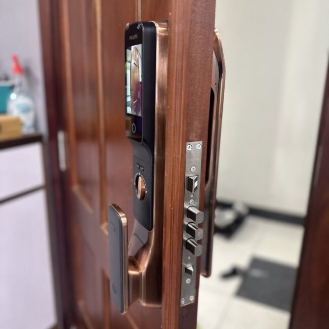 khoá vân tay nhận diện khuôn mặt 8