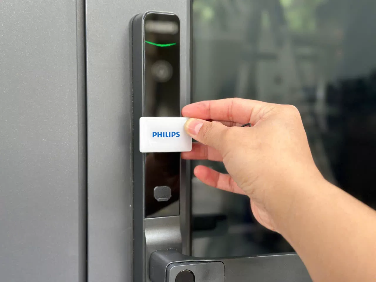 Bảo quản chìa cơ trên khóa điện tử thông minh 