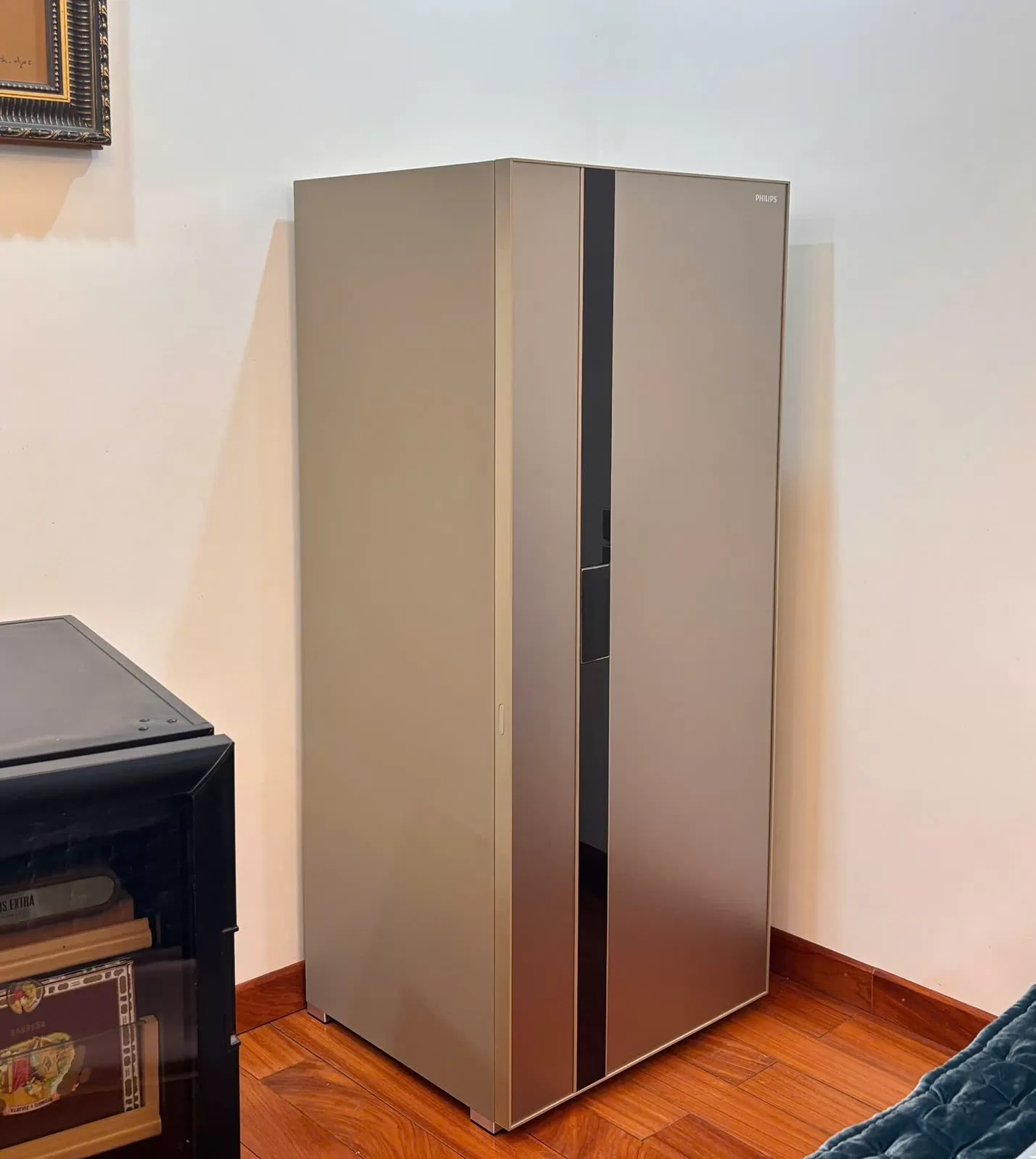 có nên mua két sắt không Philips Valis